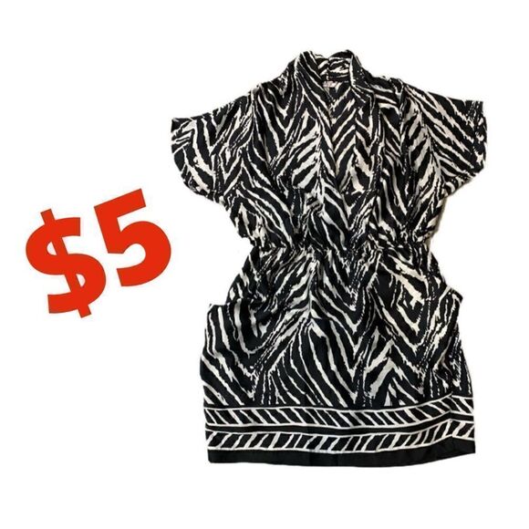 $5 ADD ON ITEM BCBGMaxazria black/white tunic sz M - Picture 1 of 10